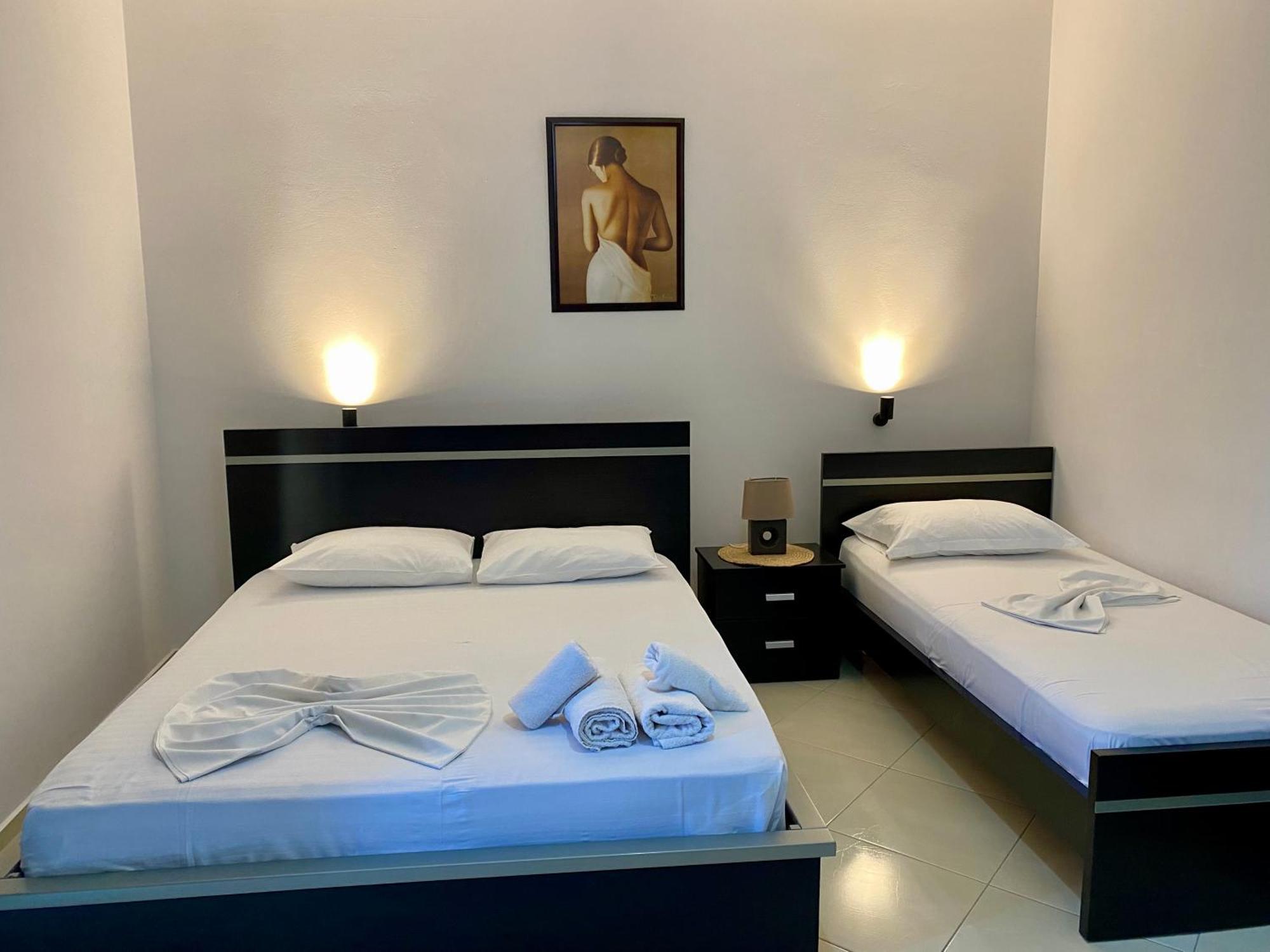 Hotel Metali Sarandë エクステリア 写真