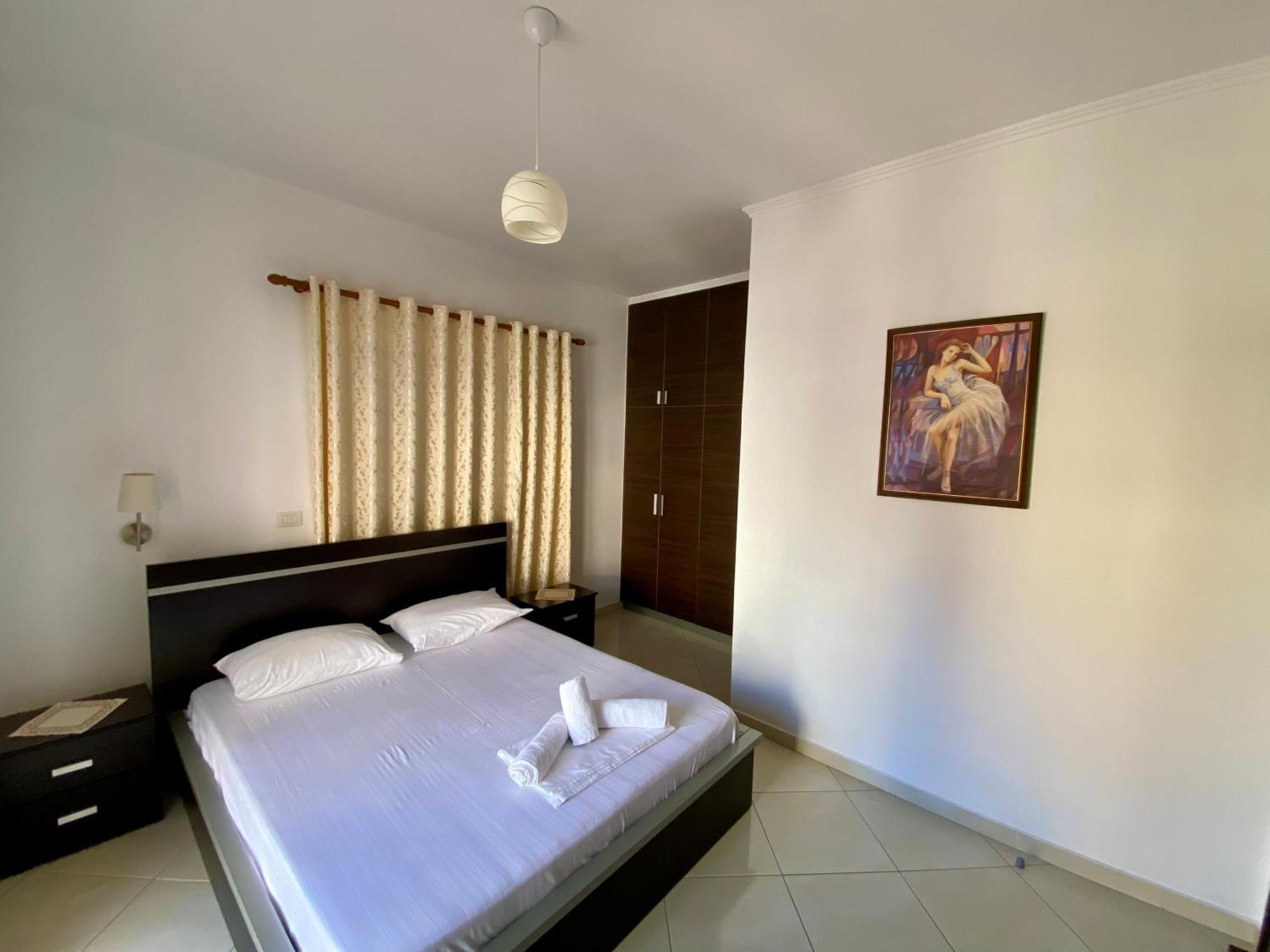 Hotel Metali Sarandë エクステリア 写真