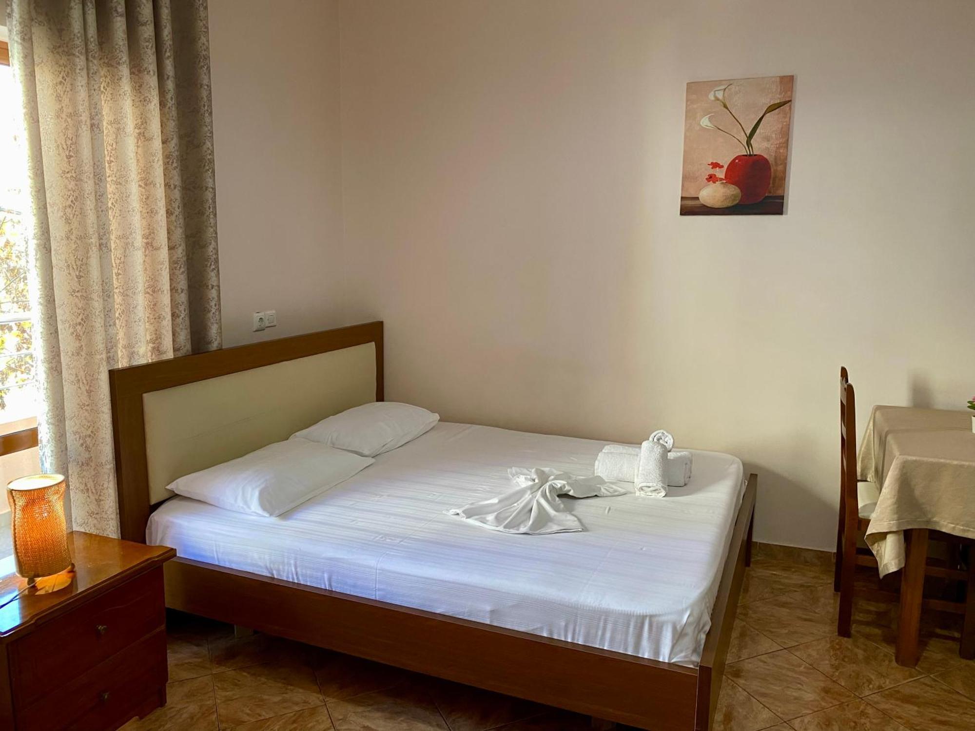 Hotel Metali Sarandë エクステリア 写真