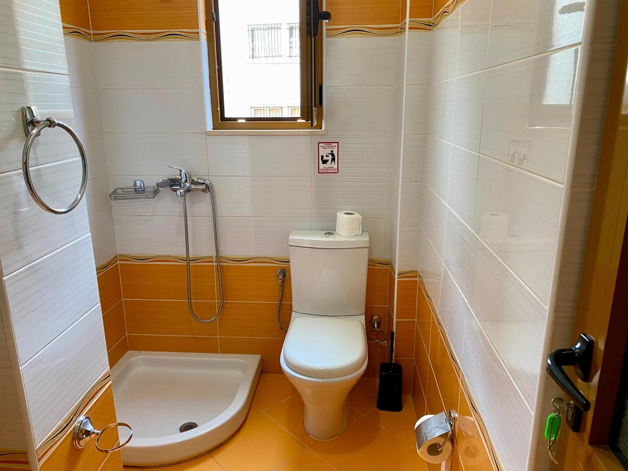 Hotel Metali Sarandë エクステリア 写真