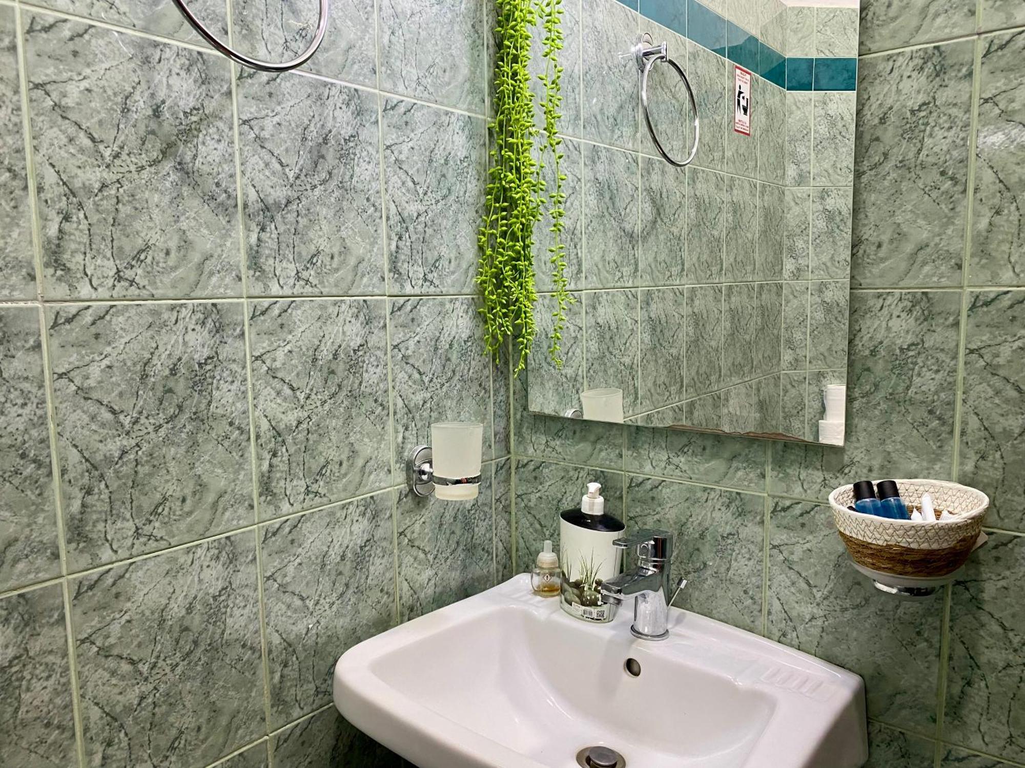 Hotel Metali Sarandë エクステリア 写真