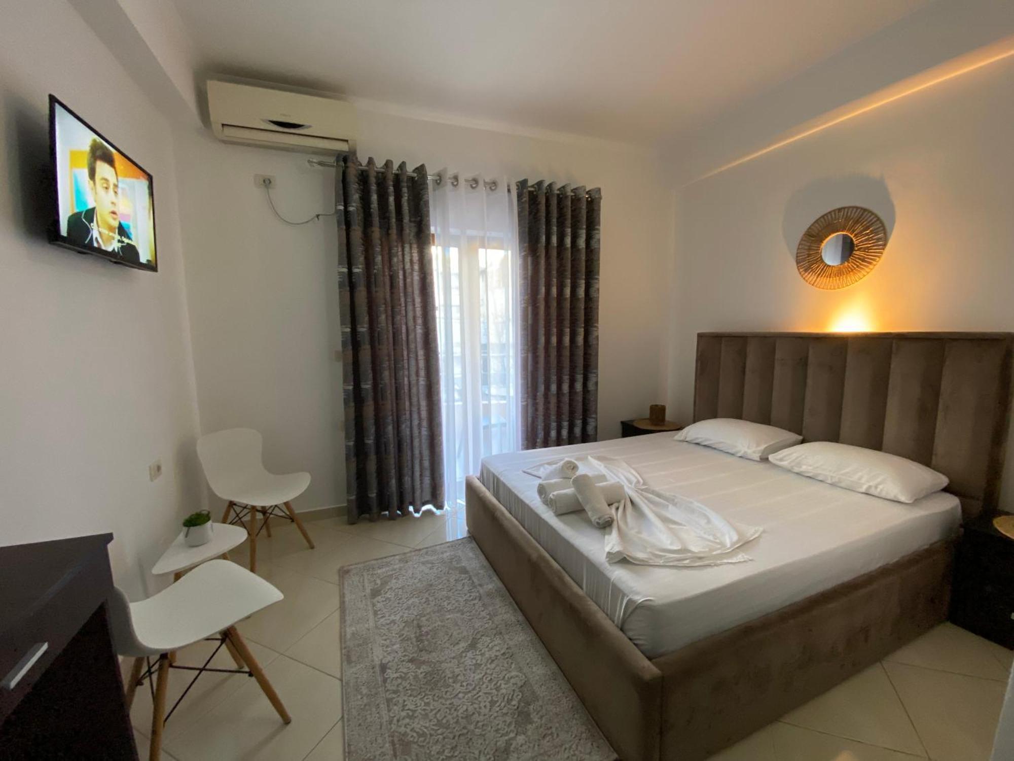 Hotel Metali Sarandë エクステリア 写真