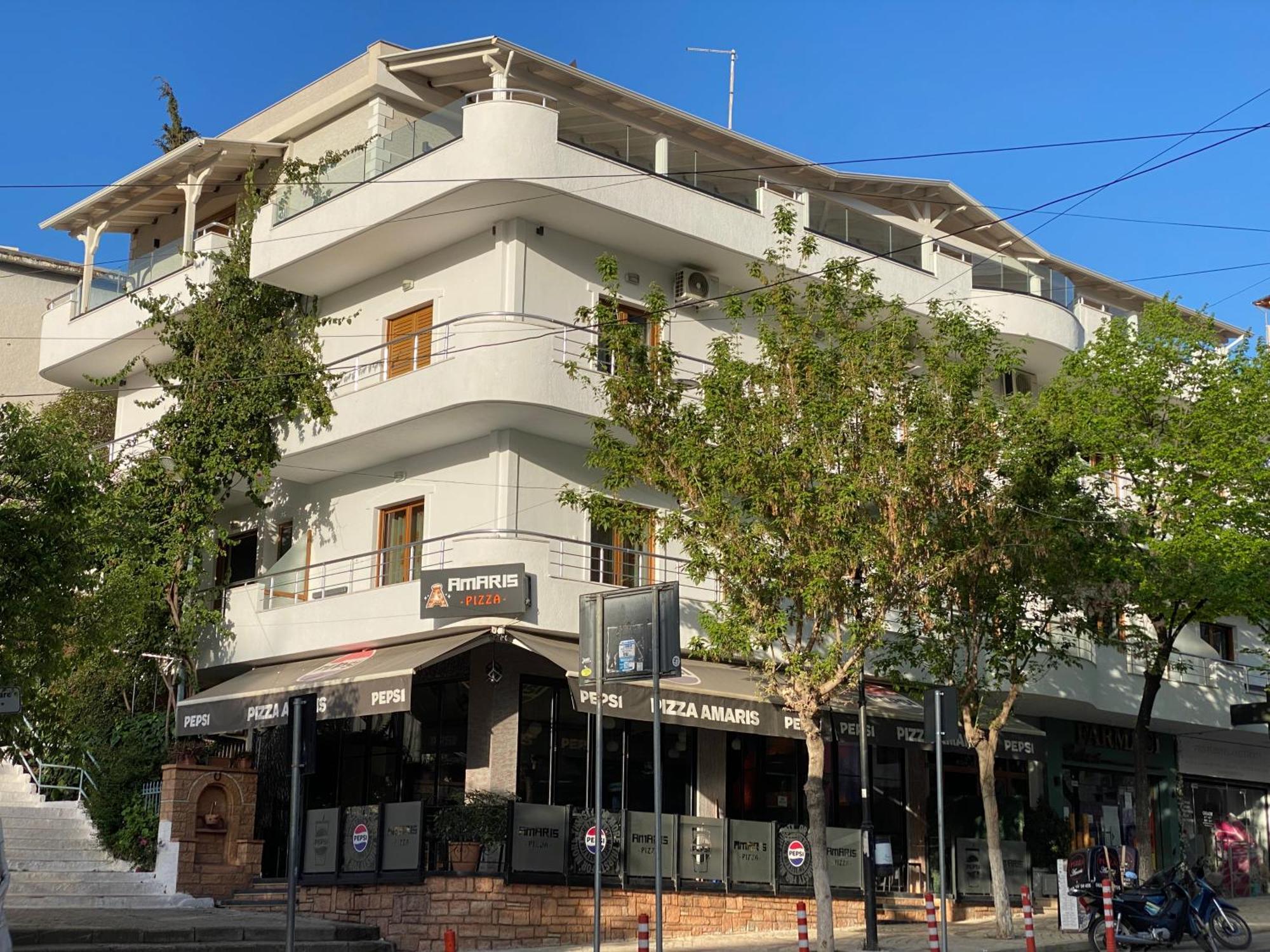 Hotel Metali Sarandë エクステリア 写真